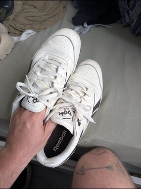 Reebok Men’s White and Black Low-Top Sneakers